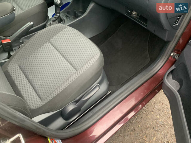 Красный Шкода Фабия, объемом двигателя 1.2 л и пробегом 222 тыс. км за 7800 $, фото 34 на Automoto.ua