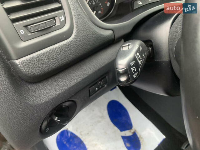 Красный Шкода Фабия, объемом двигателя 1.2 л и пробегом 222 тыс. км за 7800 $, фото 18 на Automoto.ua