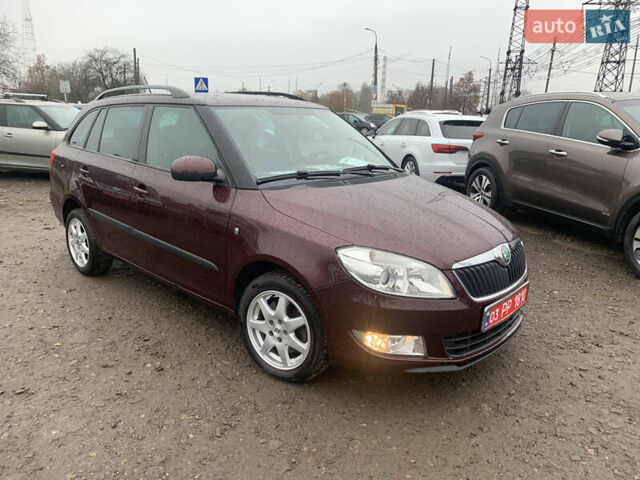 Красный Шкода Фабия, объемом двигателя 1.2 л и пробегом 222 тыс. км за 7800 $, фото 7 на Automoto.ua