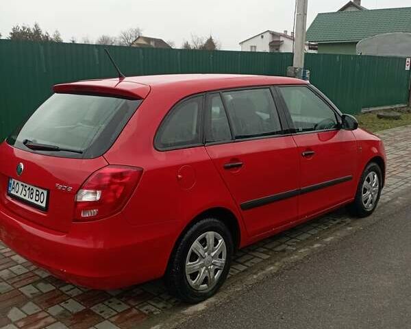 Красный Шкода Фабия, объемом двигателя 1.2 л и пробегом 230 тыс. км за 4500 $, фото 6 на Automoto.ua