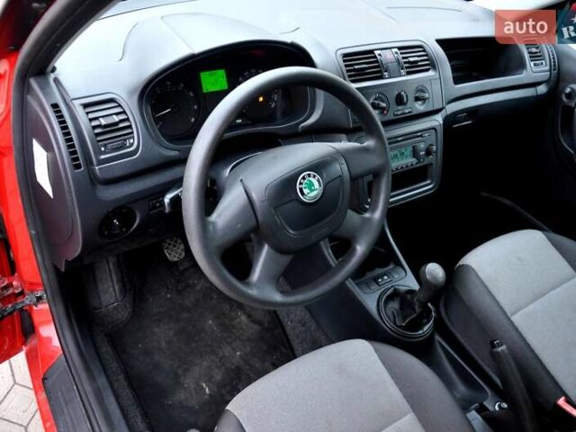 Червоний Шкода Фабія, об'ємом двигуна 1.39 л та пробігом 155 тис. км за 5900 $, фото 15 на Automoto.ua