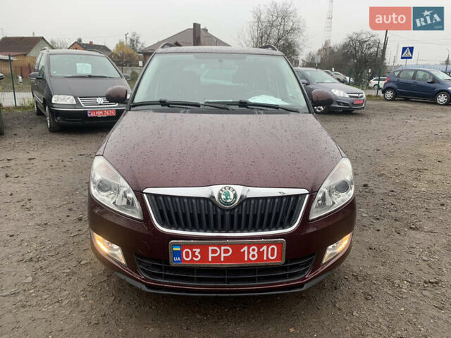Красный Шкода Фабия, объемом двигателя 1.2 л и пробегом 222 тыс. км за 7800 $, фото 9 на Automoto.ua