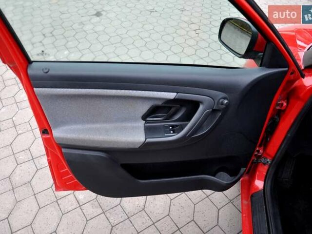 Червоний Шкода Фабія, об'ємом двигуна 1.39 л та пробігом 155 тис. км за 5900 $, фото 14 на Automoto.ua