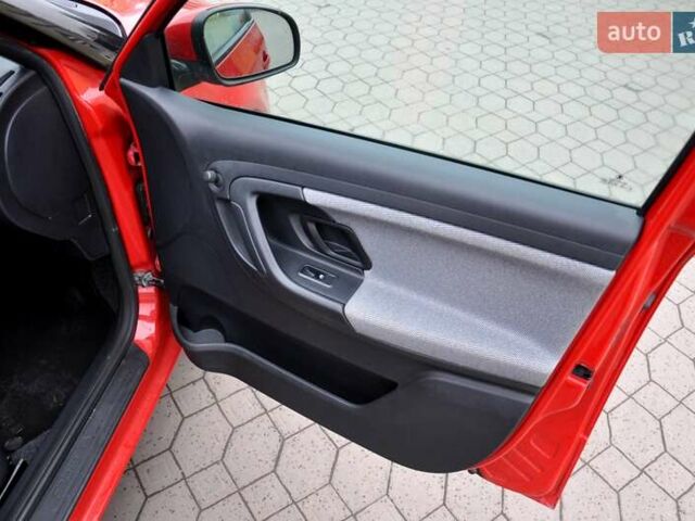 Червоний Шкода Фабія, об'ємом двигуна 1.39 л та пробігом 155 тис. км за 5900 $, фото 22 на Automoto.ua