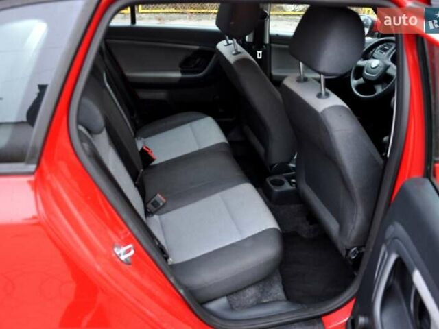 Червоний Шкода Фабія, об'ємом двигуна 1.39 л та пробігом 155 тис. км за 5900 $, фото 19 на Automoto.ua