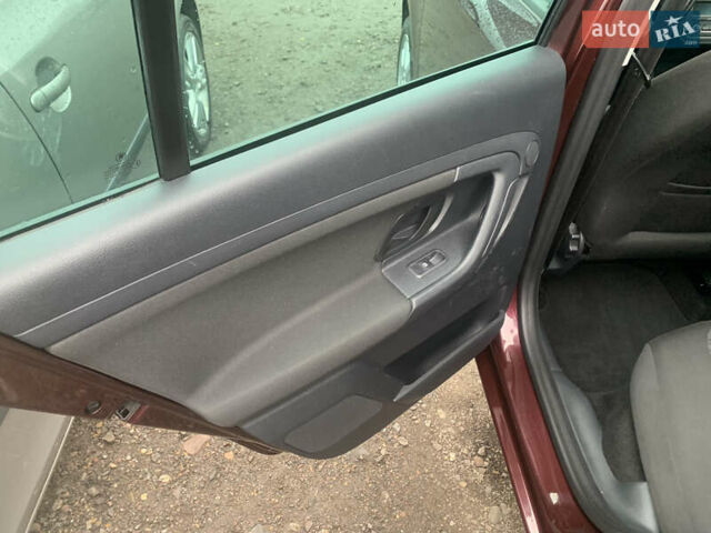 Красный Шкода Фабия, объемом двигателя 1.2 л и пробегом 222 тыс. км за 7800 $, фото 25 на Automoto.ua