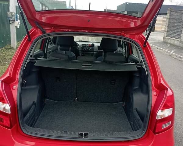 Красный Шкода Фабия, объемом двигателя 1.2 л и пробегом 230 тыс. км за 4500 $, фото 5 на Automoto.ua