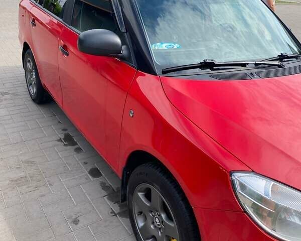 Шкода Фабия 2012 в Лозовой на Automoto.ua Красный Шкода Фабия, объемом двигателя 1.2 л и пробегом 256 тыс. км за 5600 $, фото 1 на Automoto.ua