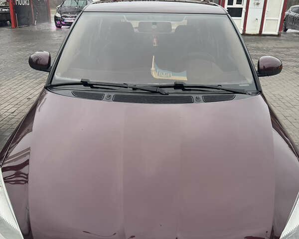 Красный Шкода Фабия, объемом двигателя 1.39 л и пробегом 104 тыс. км за 8000 $, фото 3 на Automoto.ua