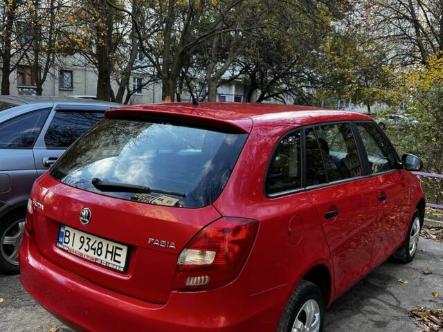 Червоний Шкода Фабія, об'ємом двигуна 1.2 л та пробігом 300 тис. км за 4200 $, фото 2 на Automoto.ua