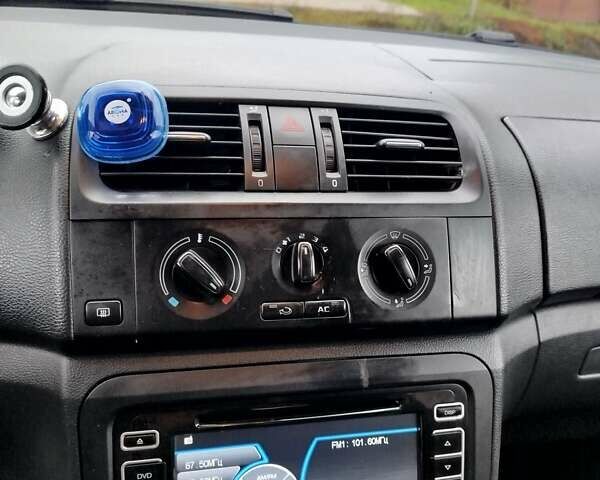 Червоний Шкода Фабія, об'ємом двигуна 1.4 л та пробігом 216 тис. км за 4700 $, фото 11 на Automoto.ua