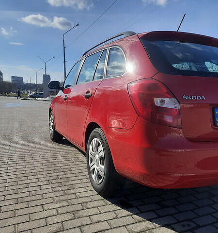 Красный Шкода Фабия, объемом двигателя 1.6 л и пробегом 172 тыс. км за 7000 $, фото 2 на Automoto.ua