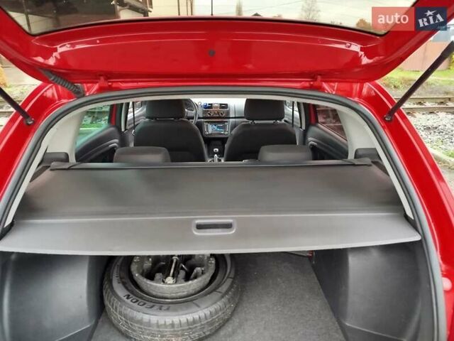Червоний Шкода Фабія, об'ємом двигуна 1.4 л та пробігом 216 тис. км за 4700 $, фото 5 на Automoto.ua