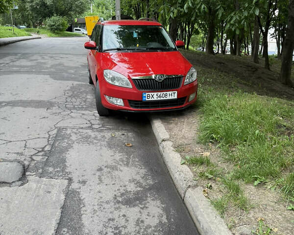 Красный Шкода Фабия, объемом двигателя 1.2 л и пробегом 300 тыс. км за 6500 $, фото 13 на Automoto.ua