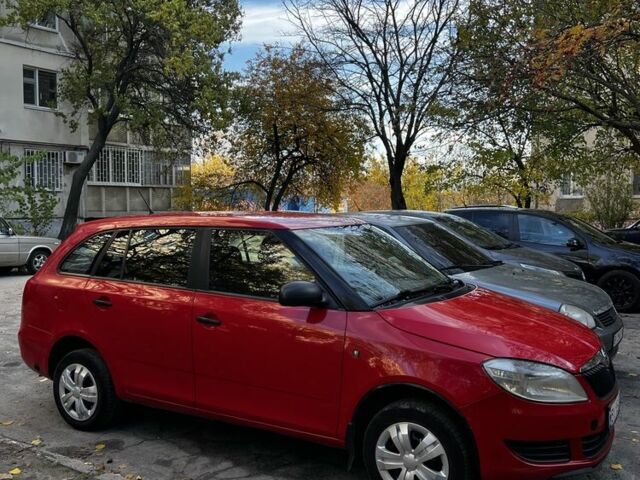 Червоний Шкода Фабія, об'ємом двигуна 1.2 л та пробігом 300 тис. км за 4200 $, фото 4 на Automoto.ua