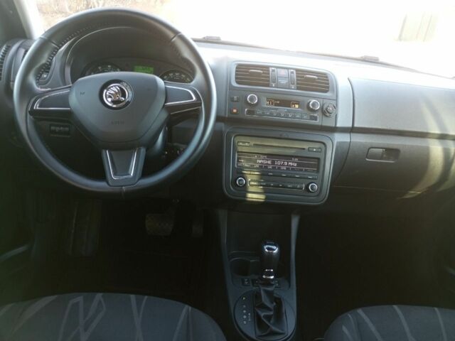 Красный Шкода Фабия, объемом двигателя 0 л и пробегом 235 тыс. км за 7800 $, фото 4 на Automoto.ua