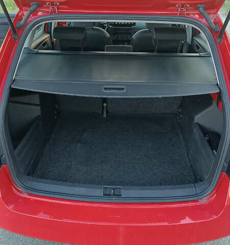 Красный Шкода Фабия, объемом двигателя 1 л и пробегом 258 тыс. км за 6400 $, фото 9 на Automoto.ua