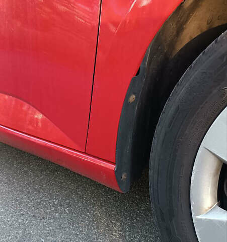 Красный Шкода Фабия, объемом двигателя 1 л и пробегом 258 тыс. км за 6400 $, фото 5 на Automoto.ua