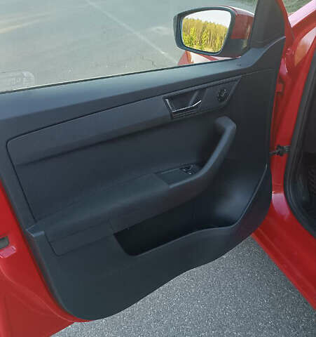 Красный Шкода Фабия, объемом двигателя 1 л и пробегом 258 тыс. км за 6400 $, фото 12 на Automoto.ua