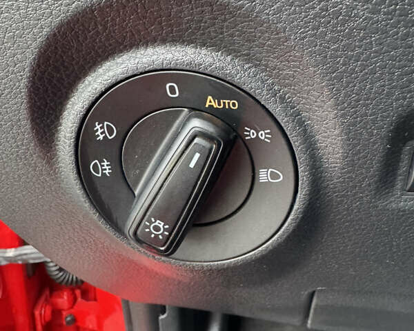 Красный Шкода Фабия, объемом двигателя 1.6 л и пробегом 140 тыс. км за 11600 $, фото 35 на Automoto.ua