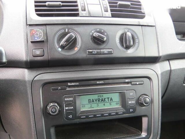 Шкода Фабія, об'ємом двигуна 0 л та пробігом 212 тис. км за 5600 $, фото 22 на Automoto.ua
