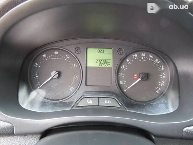 Шкода Фабія, об'ємом двигуна 0 л та пробігом 212 тис. км за 5600 $, фото 21 на Automoto.ua