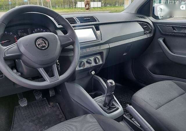 Шкода Фабия, объемом двигателя 1 л и пробегом 99 тыс. км за 7699 $, фото 28 на Automoto.ua