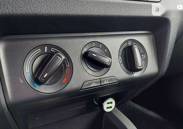 Шкода Фабия, объемом двигателя 1 л и пробегом 99 тыс. км за 7699 $, фото 20 на Automoto.ua