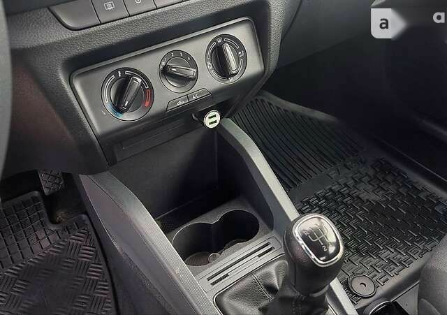 Шкода Фабия, объемом двигателя 1 л и пробегом 99 тыс. км за 7699 $, фото 19 на Automoto.ua