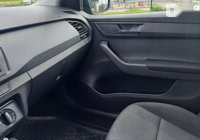 Шкода Фабия, объемом двигателя 1 л и пробегом 99 тыс. км за 7699 $, фото 25 на Automoto.ua