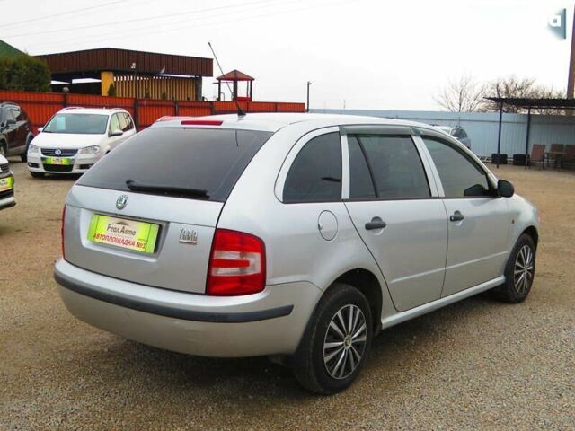 Шкода Фабия, объемом двигателя 1.2 л и пробегом 273 тыс. км за 3800 $, фото 2 на Automoto.ua