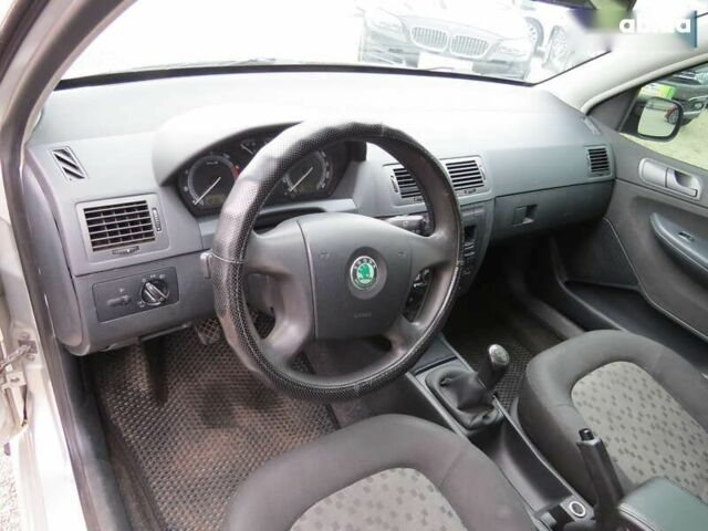 Шкода Фабия, объемом двигателя 1.2 л и пробегом 273 тыс. км за 3800 $, фото 5 на Automoto.ua