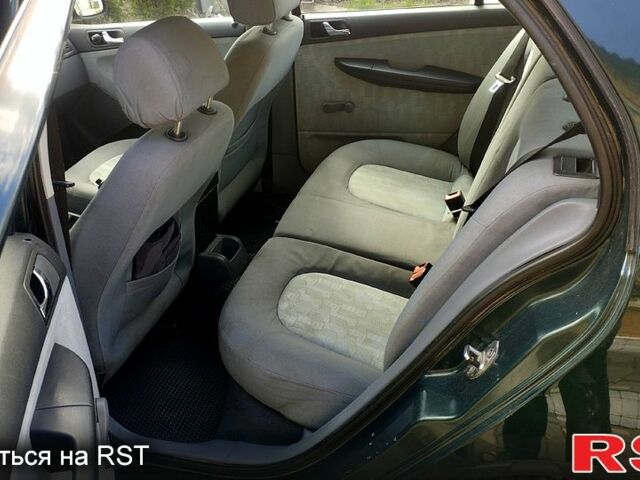 Шкода Фабия, объемом двигателя 1.4 л и пробегом 308 тыс. км за 3000 $, фото 2 на Automoto.ua