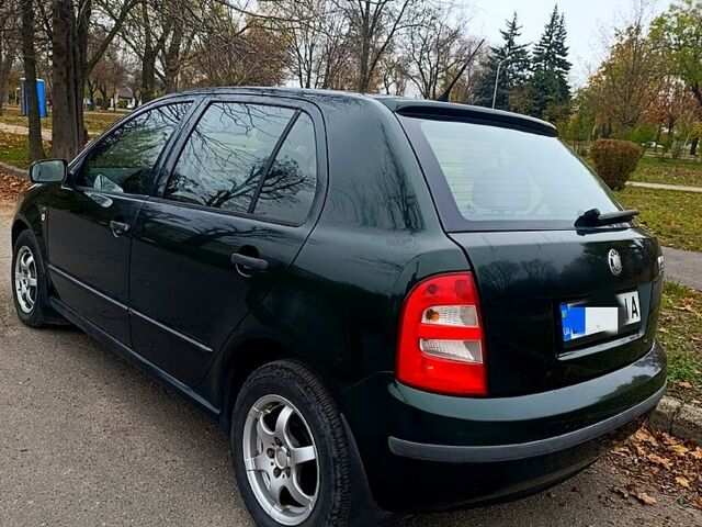 Шкода Фабия, объемом двигателя 1.4 л и пробегом 175 тыс. км за 3100 $, фото 2 на Automoto.ua