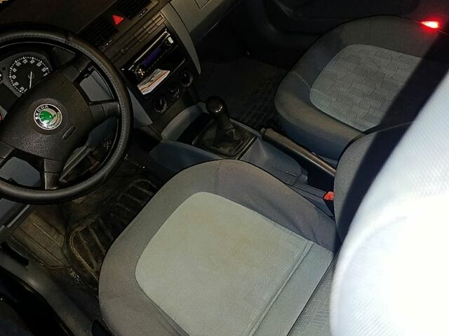 Шкода Фабия, объемом двигателя 1.4 л и пробегом 175 тыс. км за 3100 $, фото 4 на Automoto.ua