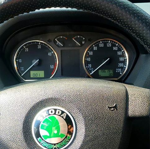 Шкода Фабия, объемом двигателя 1.9 л и пробегом 200 тыс. км за 2950 $, фото 6 на Automoto.ua