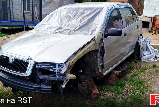 Шкода Фабия, объемом двигателя 1.4 л и пробегом 300 тыс. км за 1400 $, фото 2 на Automoto.ua