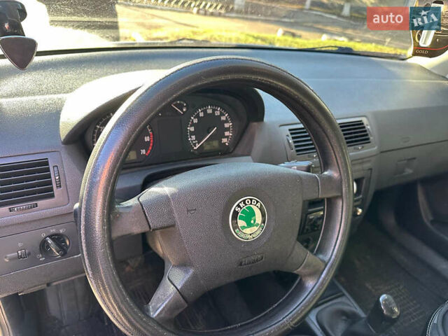 Шкода Фабия, объемом двигателя 1.2 л и пробегом 196 тыс. км за 3400 $, фото 4 на Automoto.ua