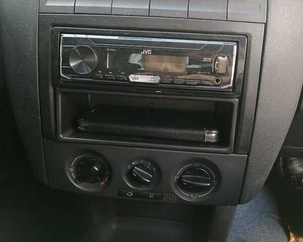 Шкода Фабия, объемом двигателя 1.2 л и пробегом 211 тыс. км за 4300 $, фото 15 на Automoto.ua