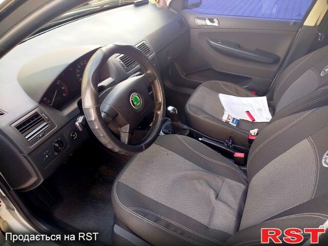 Шкода Фабия, объемом двигателя 1.4 л и пробегом 290 тыс. км за 3200 $, фото 3 на Automoto.ua