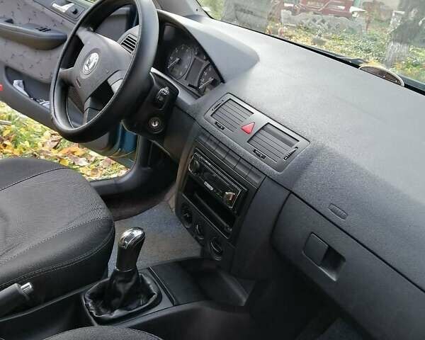 Шкода Фабия, объемом двигателя 1.2 л и пробегом 211 тыс. км за 4300 $, фото 11 на Automoto.ua