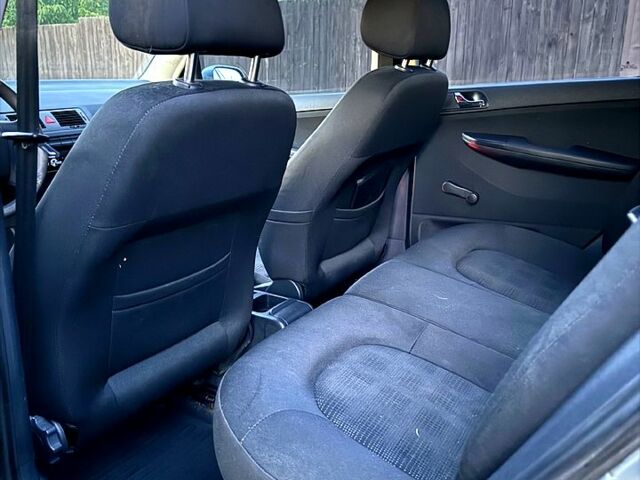 Шкода Фабия, объемом двигателя 1.2 л и пробегом 115 тыс. км за 2250 $, фото 12 на Automoto.ua