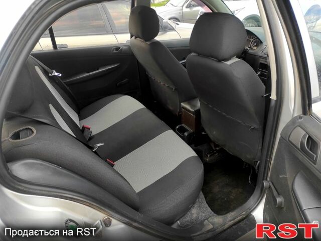 Шкода Фабия, объемом двигателя 1.2 л и пробегом 340 тыс. км за 3200 $, фото 5 на Automoto.ua