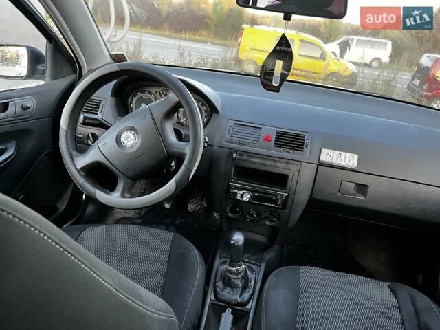 Шкода Фабія, об'ємом двигуна 1.2 л та пробігом 154 тис. км за 4500 $, фото 5 на Automoto.ua