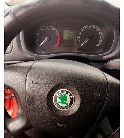 Шкода Фабия, объемом двигателя 1.2 л и пробегом 289 тыс. км за 4500 $, фото 5 на Automoto.ua