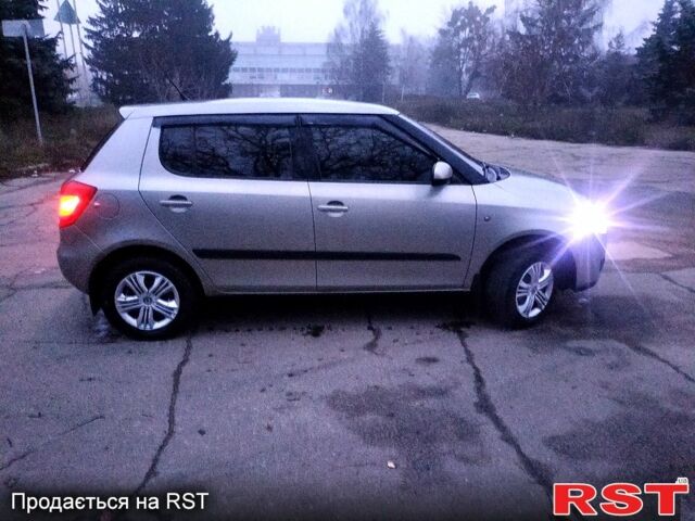 Шкода Фабія, об'ємом двигуна 1.2 л та пробігом 247 тис. км за 4600 $, фото 2 на Automoto.ua