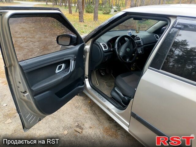 Шкода Фабія, об'ємом двигуна 1.2 л та пробігом 241 тис. км за 4500 $, фото 6 на Automoto.ua