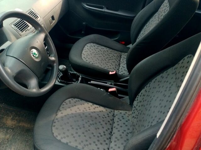 Шкода Фабія, об'ємом двигуна 1.2 л та пробігом 137 тис. км за 3500 $, фото 4 на Automoto.ua