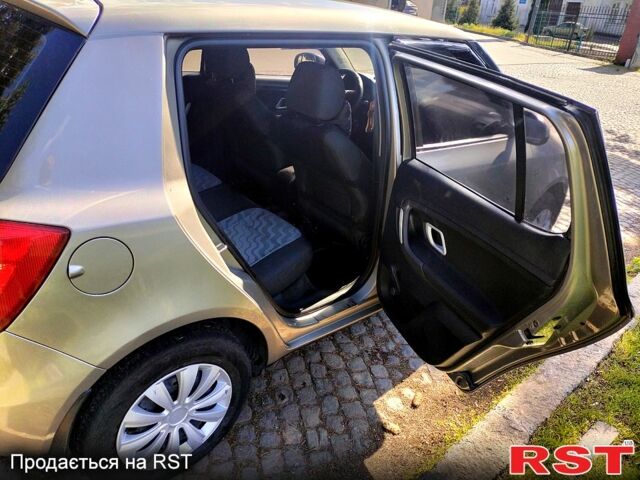 Шкода Фабія, об'ємом двигуна 1.2 л та пробігом 223 тис. км за 5000 $, фото 7 на Automoto.ua