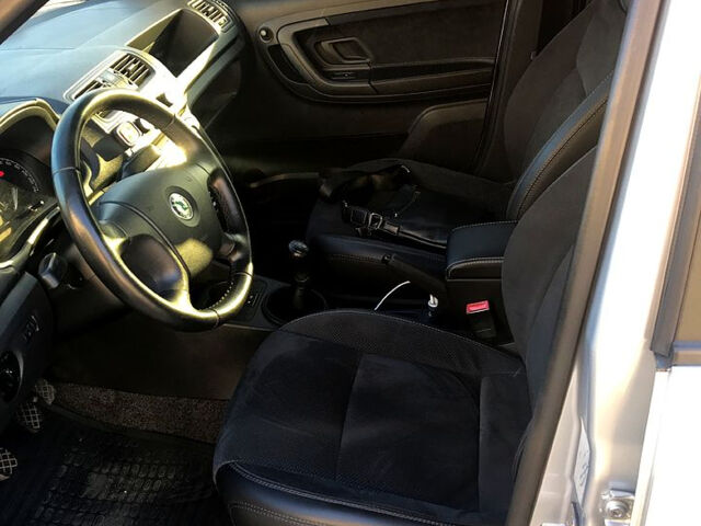 Шкода Фабия, объемом двигателя 1.2 л и пробегом 255 тыс. км за 5750 $, фото 5 на Automoto.ua